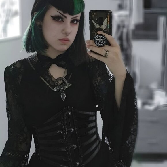 Death Moth Quartz Pendant – Restyle ✦ Moon Phases ✦ Raw Arrowhead ✦ Black/Silver - Picture 7 of 11